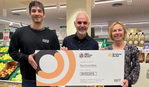 L’Obra Cultural Balear rep 20.322 € gràcies a les aportacions dels clients de Bonpreu i Esclat